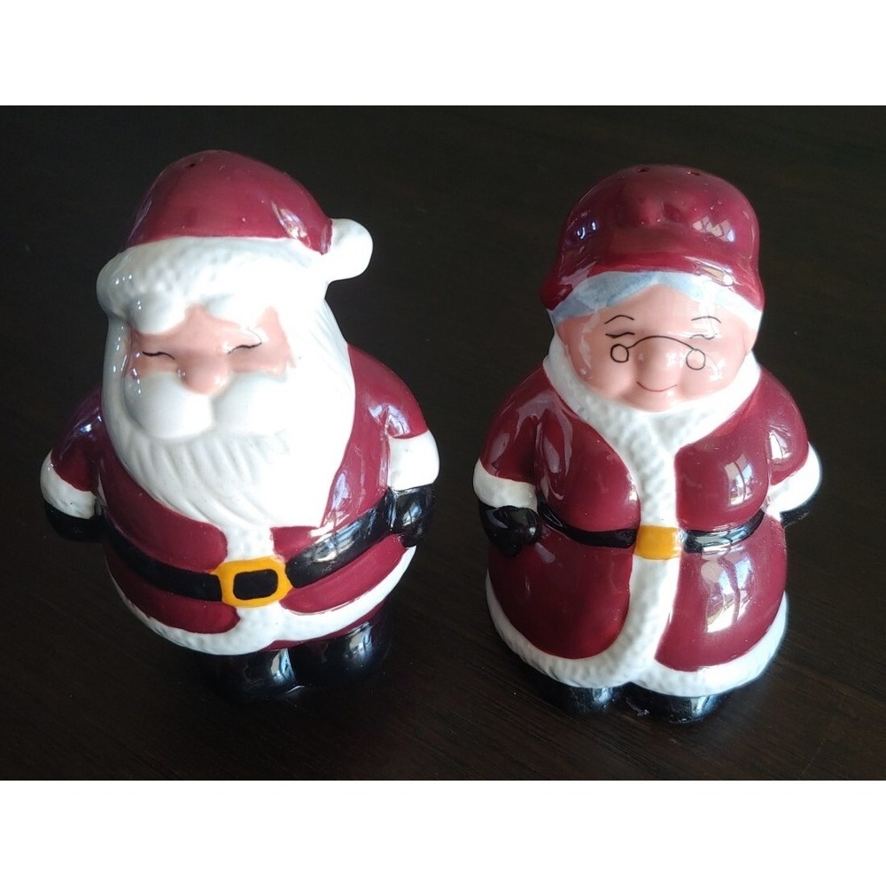 Publix Santa Claus and Mrs Claus Salt Pepper Shaker Set Christmas Holiday 2003
